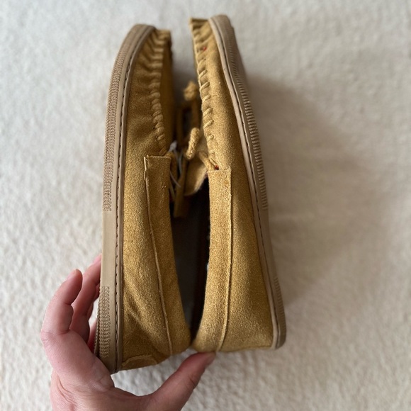 NWT Genuine Suede Moccasin Slippers 9 - Picture 14 of 16